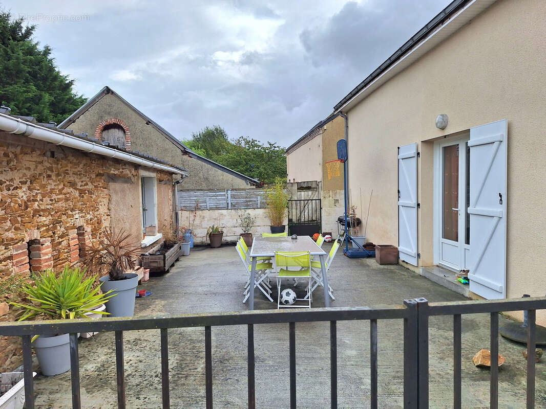 Ensemble immobilier à La Cornuaille - photo 8