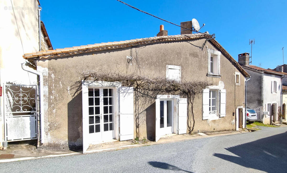20260319_115538 - Maison à VARAIGNES