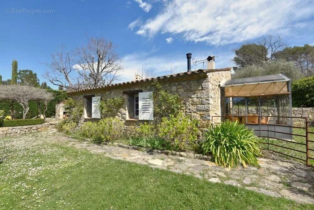Maison à TOURRETTES