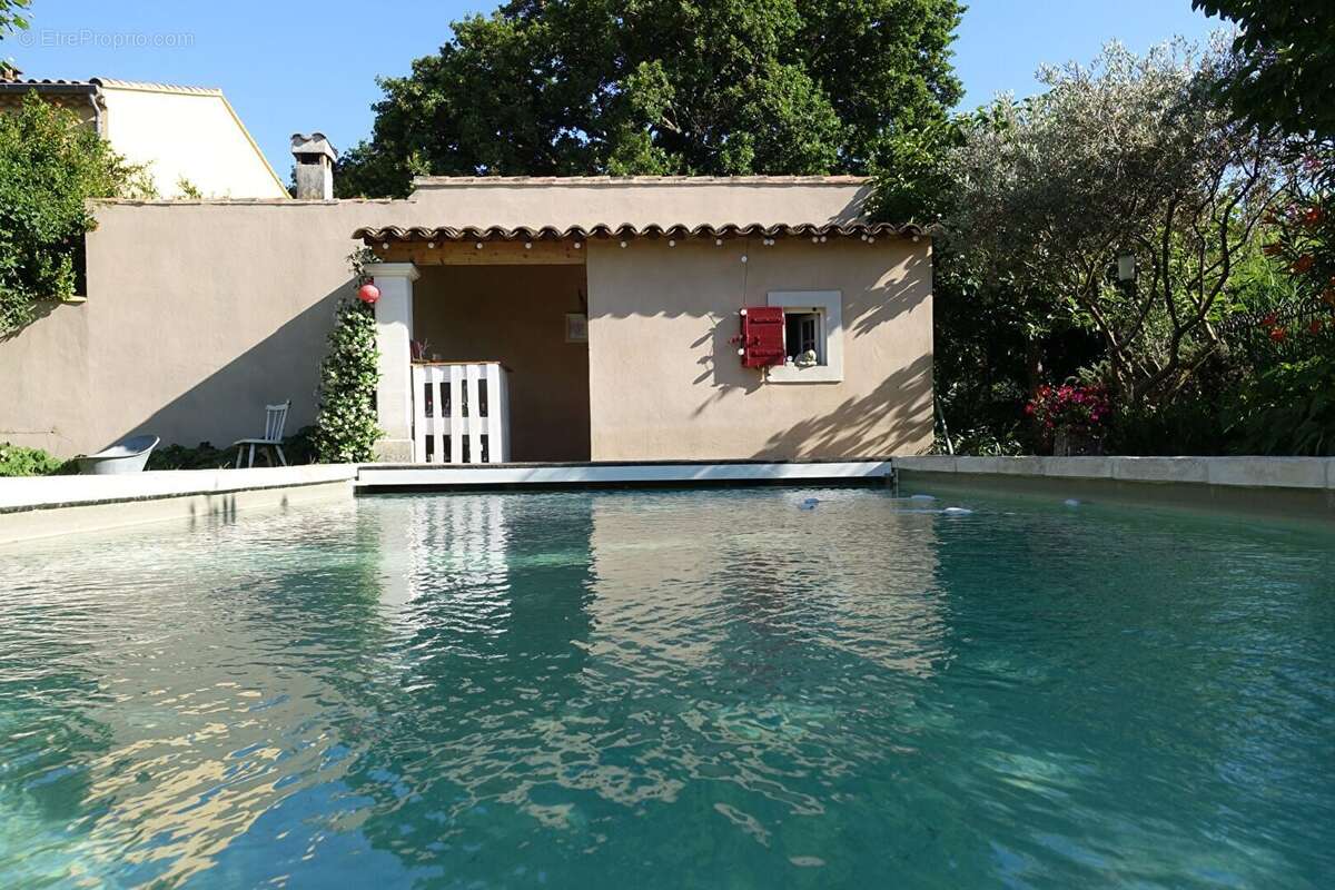 Maison à MORIERES-LES-AVIGNON