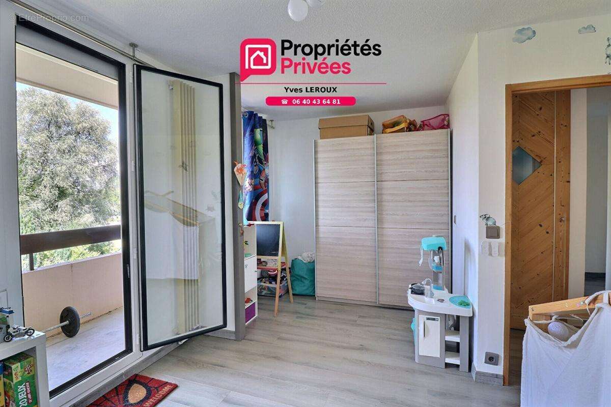 Appartement  T4 100m² Duplex/jardin - photo 9