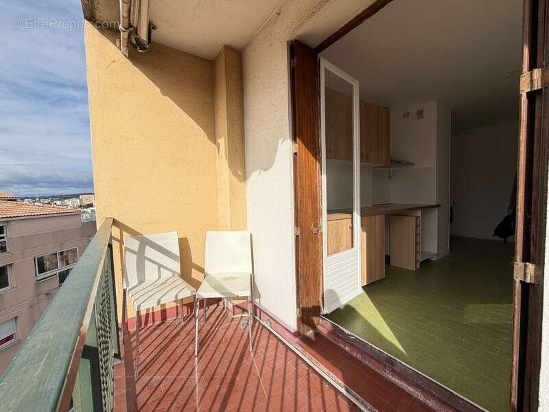 Appartement à MARSEILLE-4E