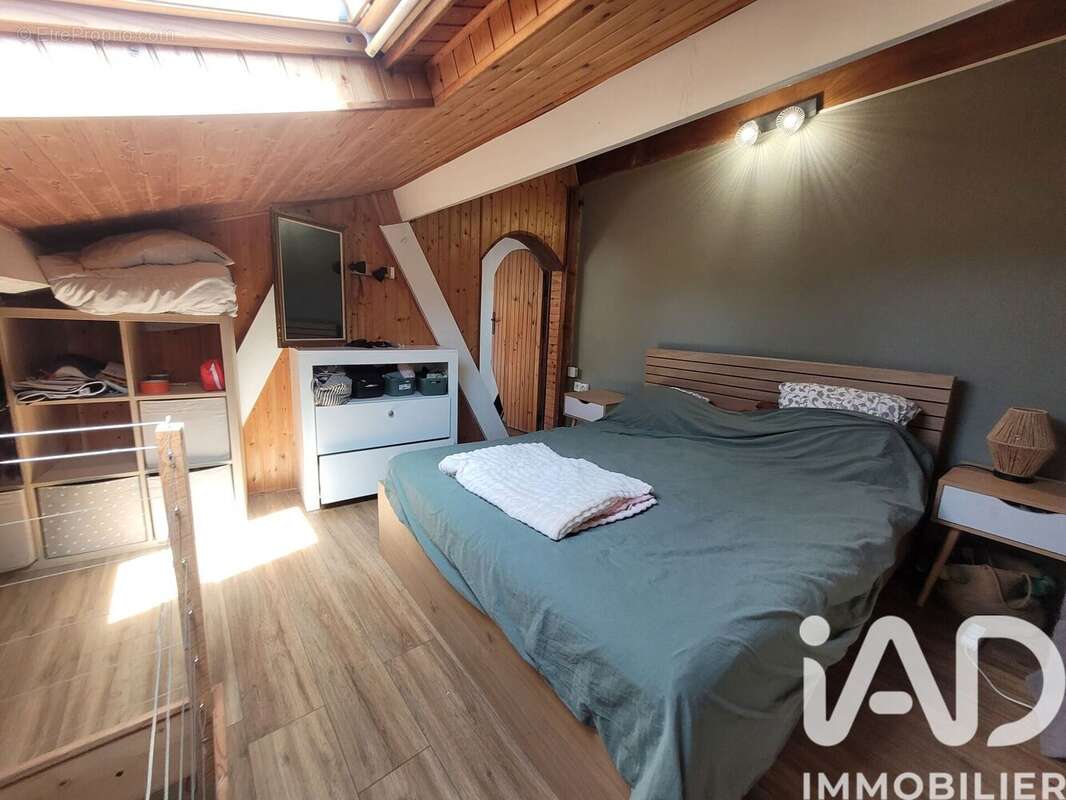 Photo 6 - Maison à LE CHAMBON-FEUGEROLLES