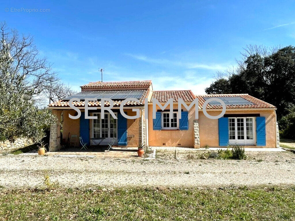 Maison à BAGNOLS-EN-FORET