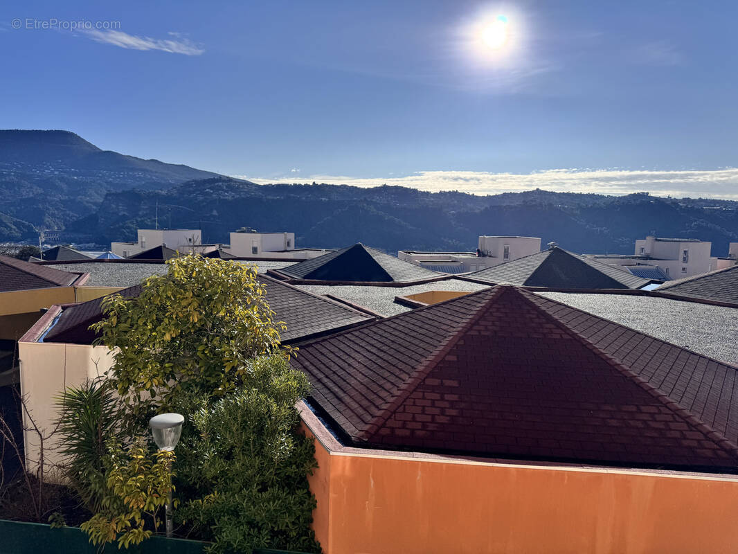 Appartement à CARROS