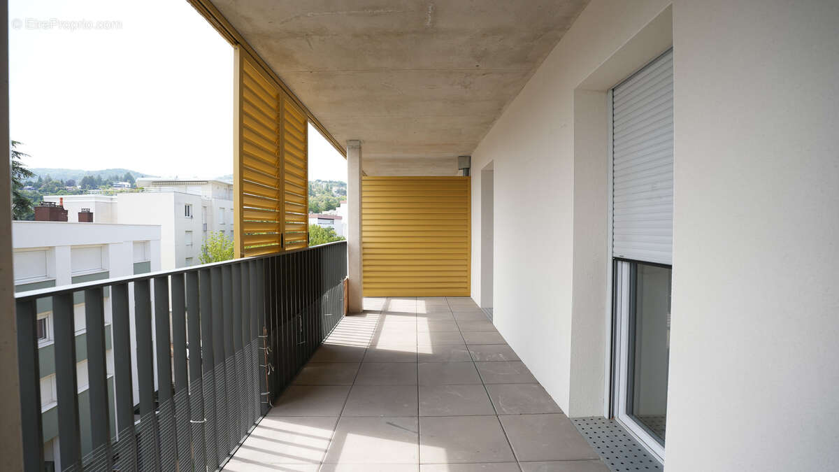 Exclusivité - limite chamalières - t2 - 45m2 - terrasse cave et stationnement - photo 7