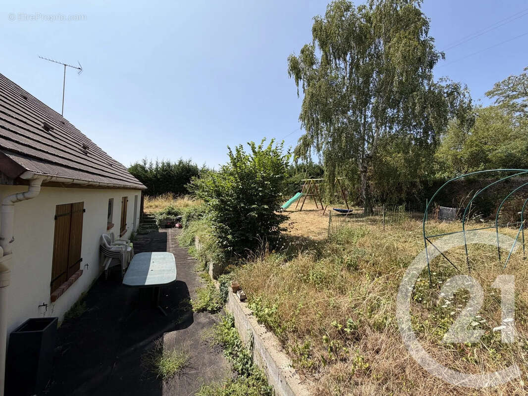 Maison 122 m² à Saint-Hilaire-La-Gravelle  - photo 12