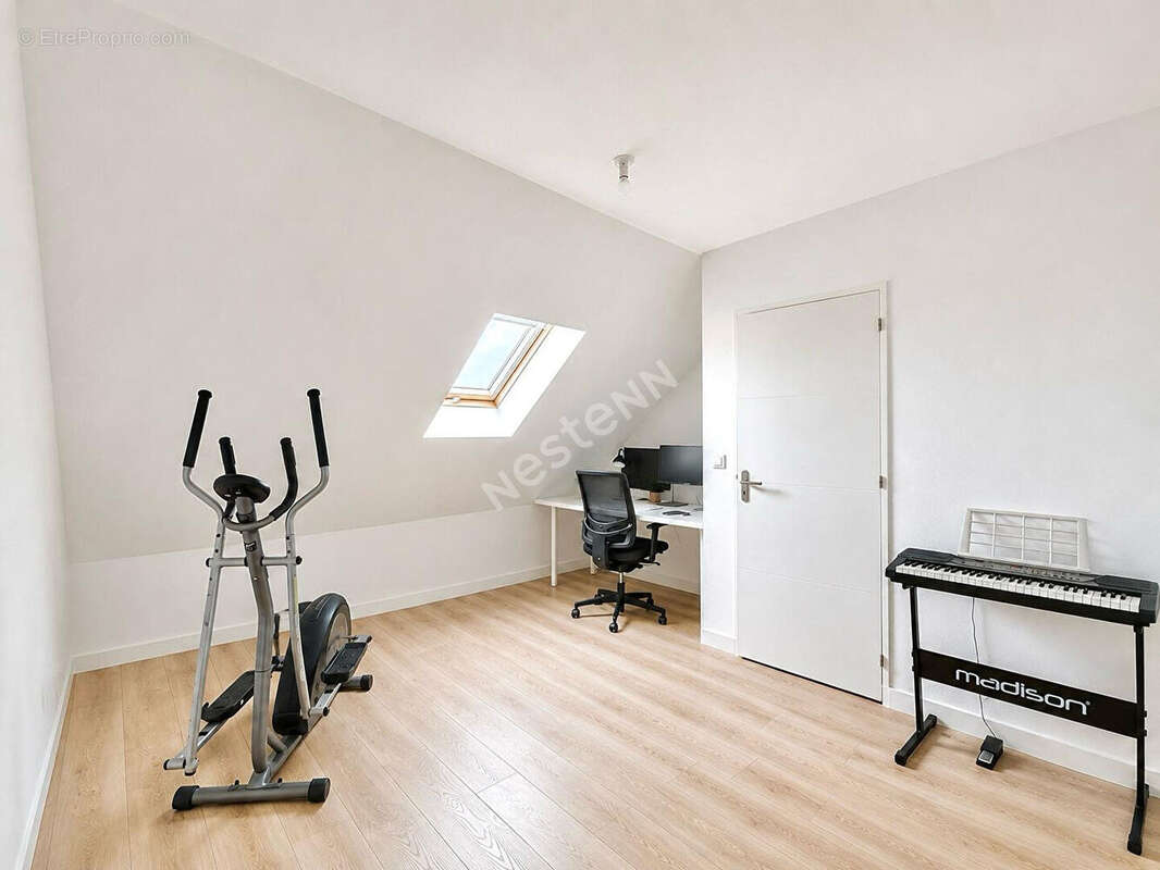 Maison 7 pièces à vendre à Mareil en France - 385 000 - photo 13