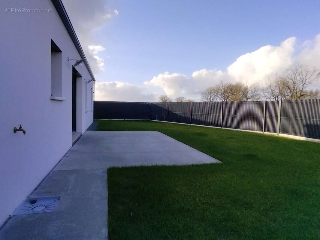 Maison à SAINTE-FLORENCE