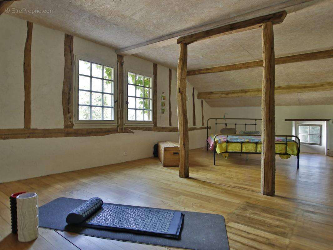 Maison à VIC-FEZENSAC