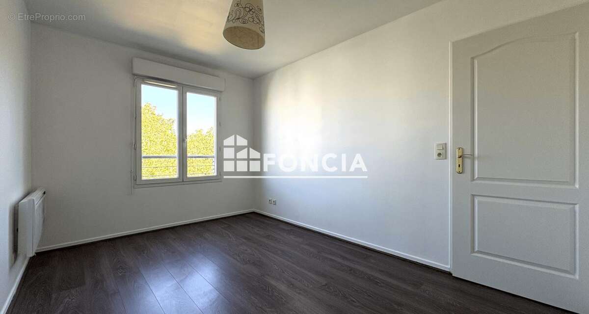 CORBEIL - Beau 3 Pièces avec balcon et parking - photo 12