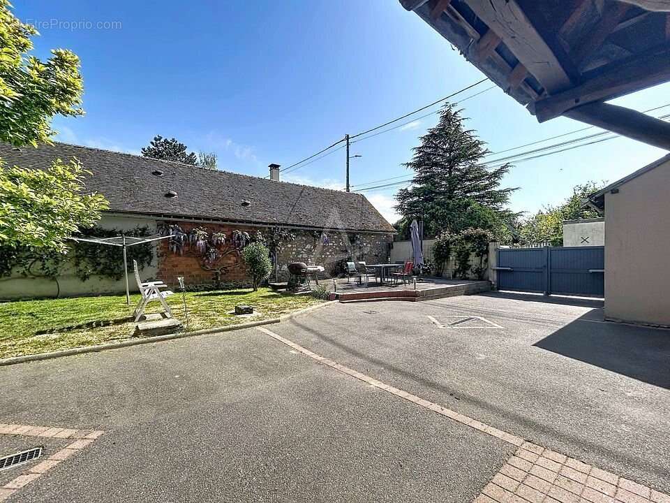 Maison à LUPLANTE