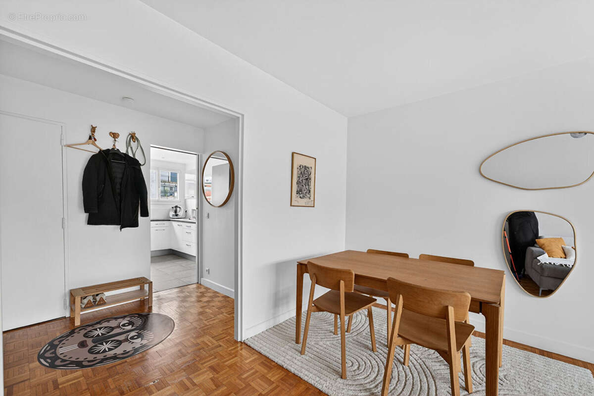 Appartement à PARIS-14E