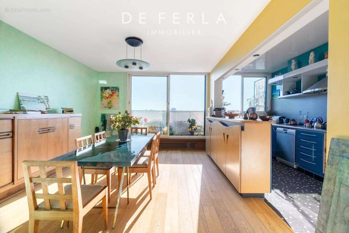 Appartement à PARIS-14E