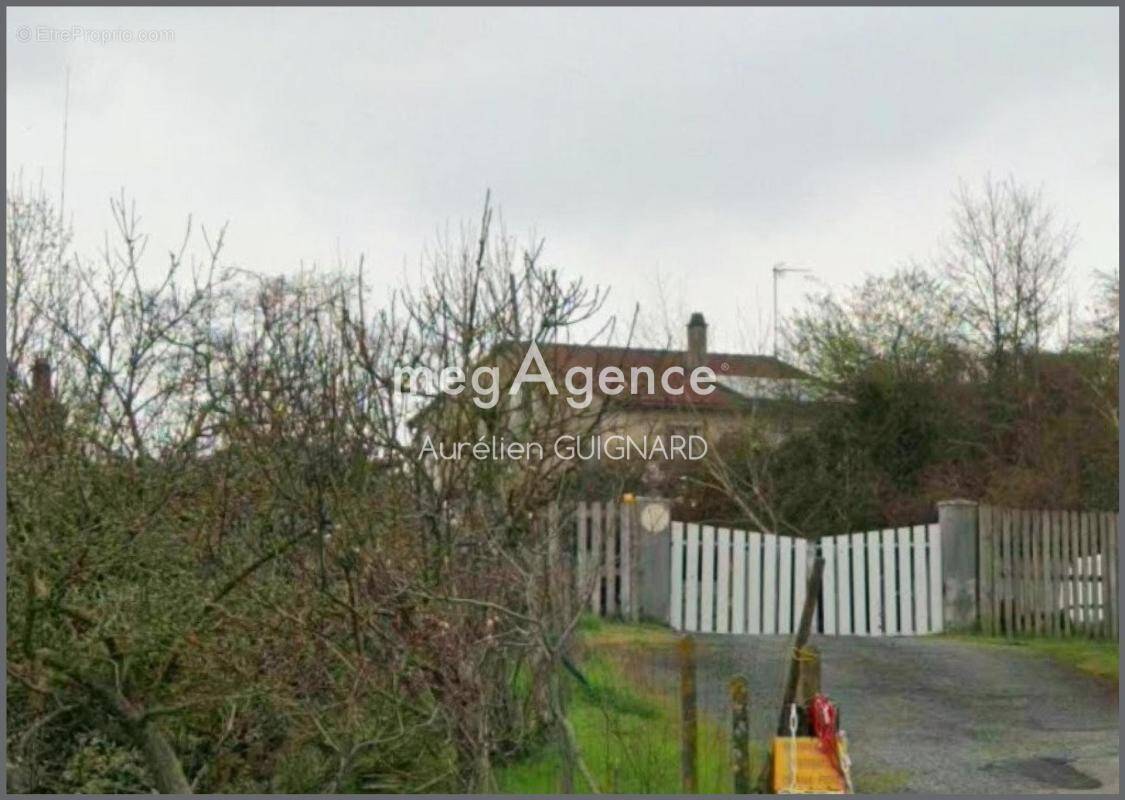 Terrain à BRESSUIRE