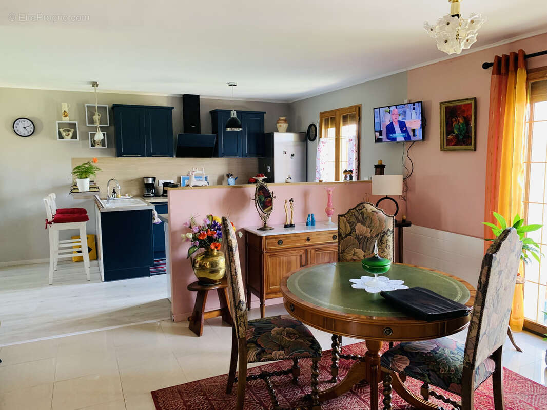 Maison à VILLETHIERRY