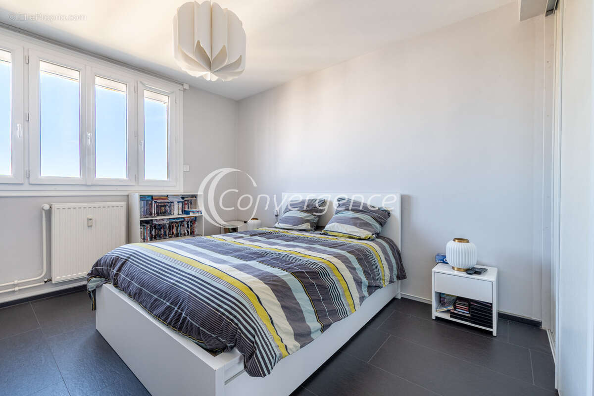 Appartement T3 - Dernier étage avec ascenseur - Garage - photo 9