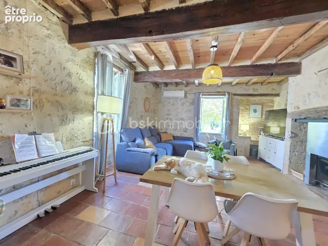 Maison de village en pierre - 4 chambres- 145 m²- jardin- grange - photo 5