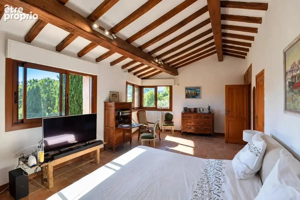 Callian– Propriété de caractère 300 m²  avec 5 chambres, piscine et terrain 1,38 ha - photo 13