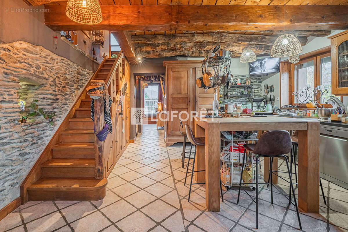 Maison à GILLY-SUR-ISERE