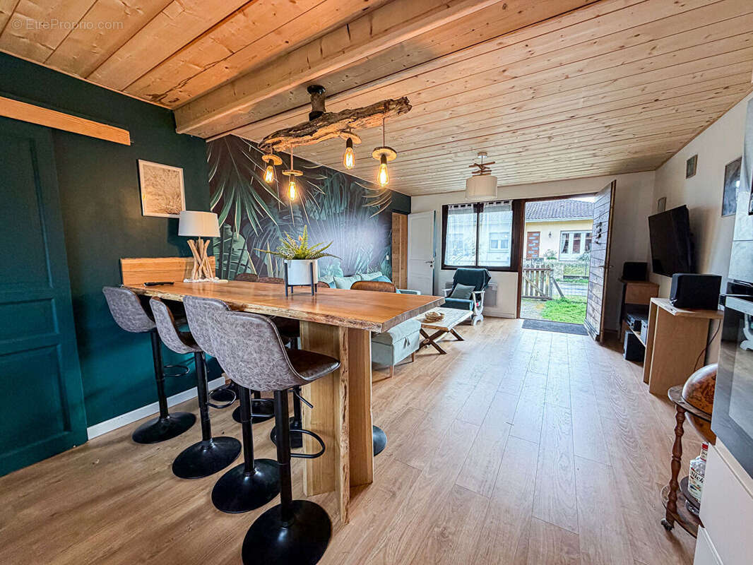 Maison à ONESSE-ET-LAHARIE