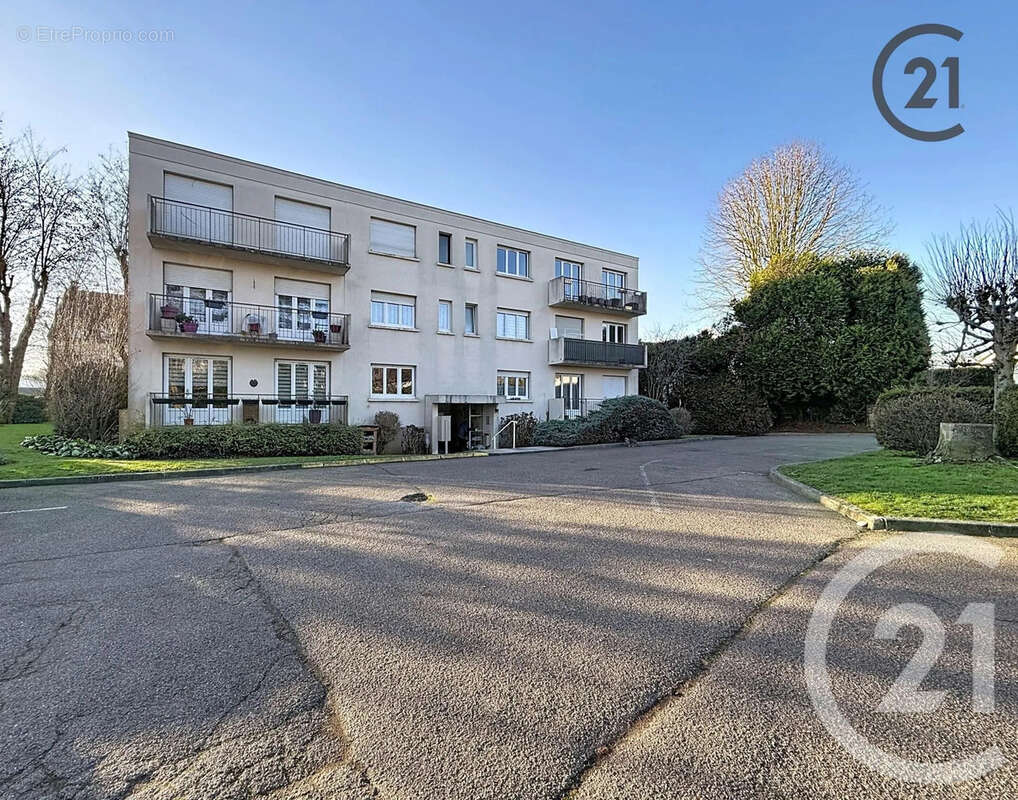 Appartement à BRIE-COMTE-ROBERT