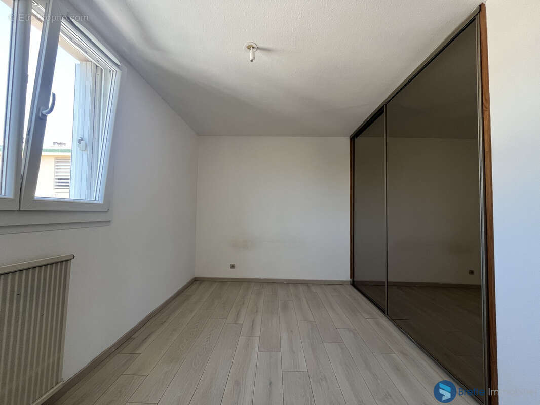 Toulon ouest - appartement t2 residence securisee - balcon - photo 9