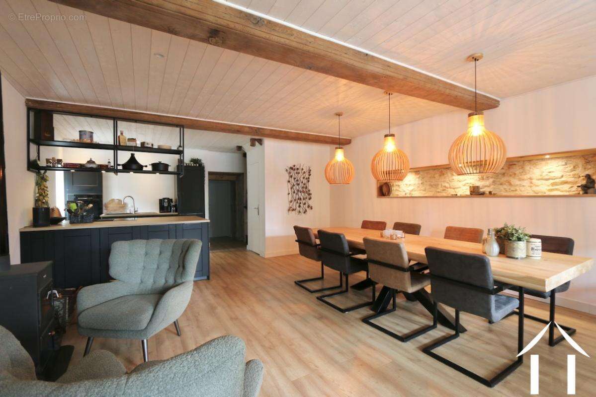 Maison à SAINT-GERVAIS-SUR-COUCHES