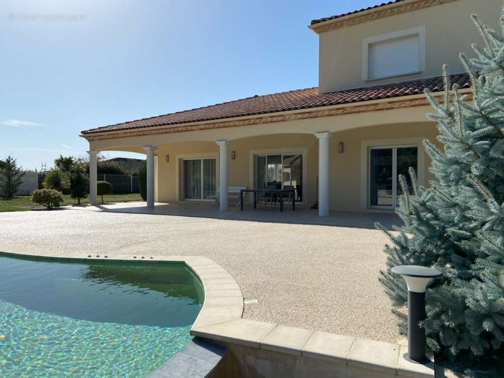 Maison à L'HONOR-DE-COS