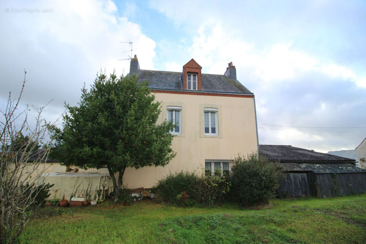 Maison à SAINT-MALO-DE-GUERSAC