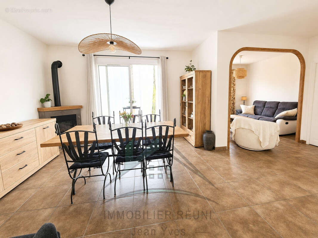 Un lieu atypique aux charmes incontestables ! 2 chambres   Garage   Cave - photo 6