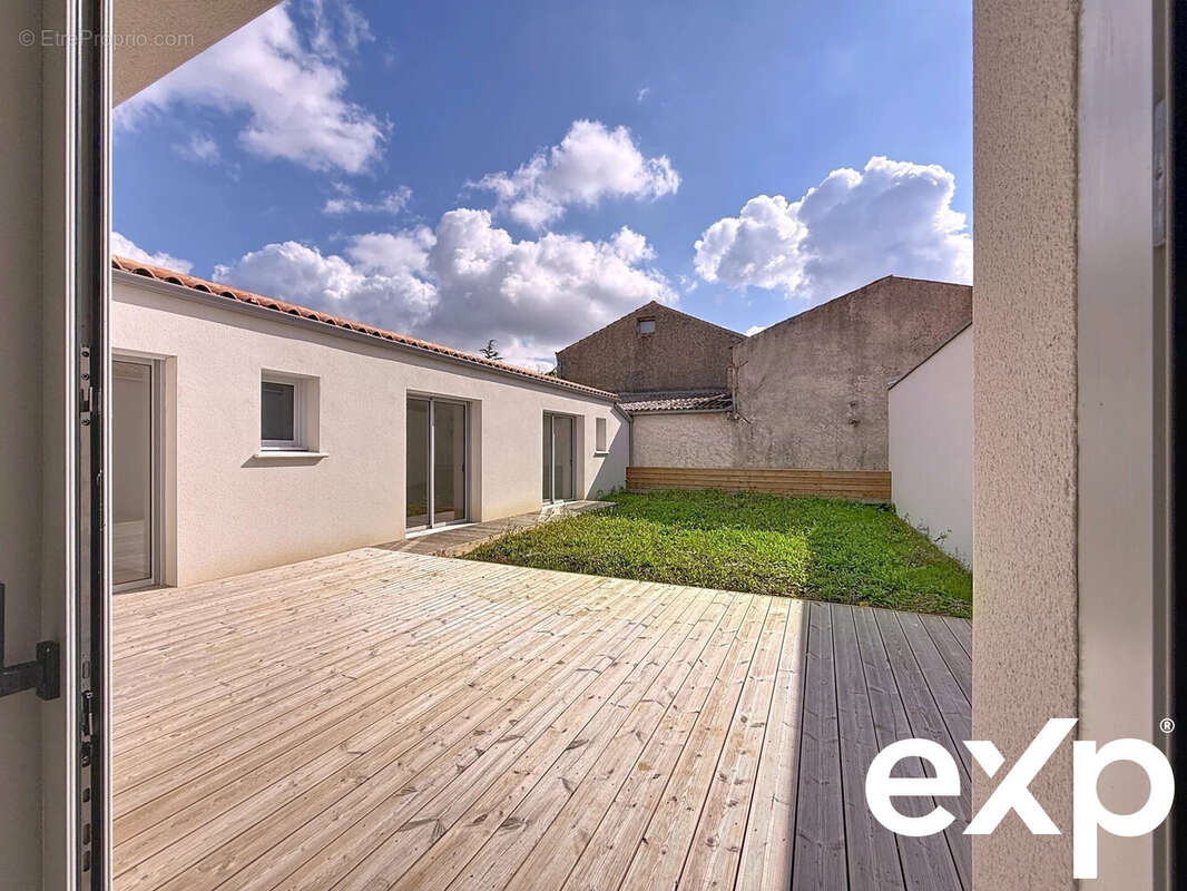 Maison à SAINTE-SOULLE