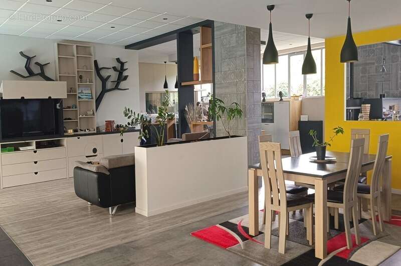 Maison à SAINT-HERBLON