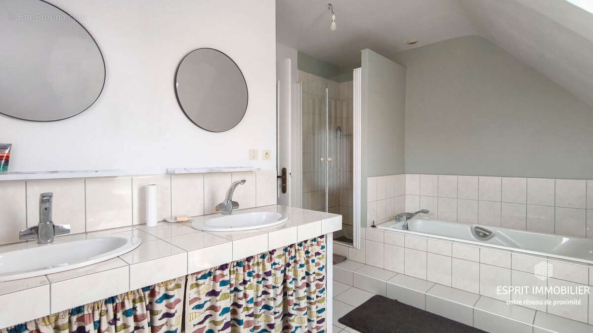 Trégunc - maison 5 chambres, 1110m² de jardin, intégralement rénovée - photo 18