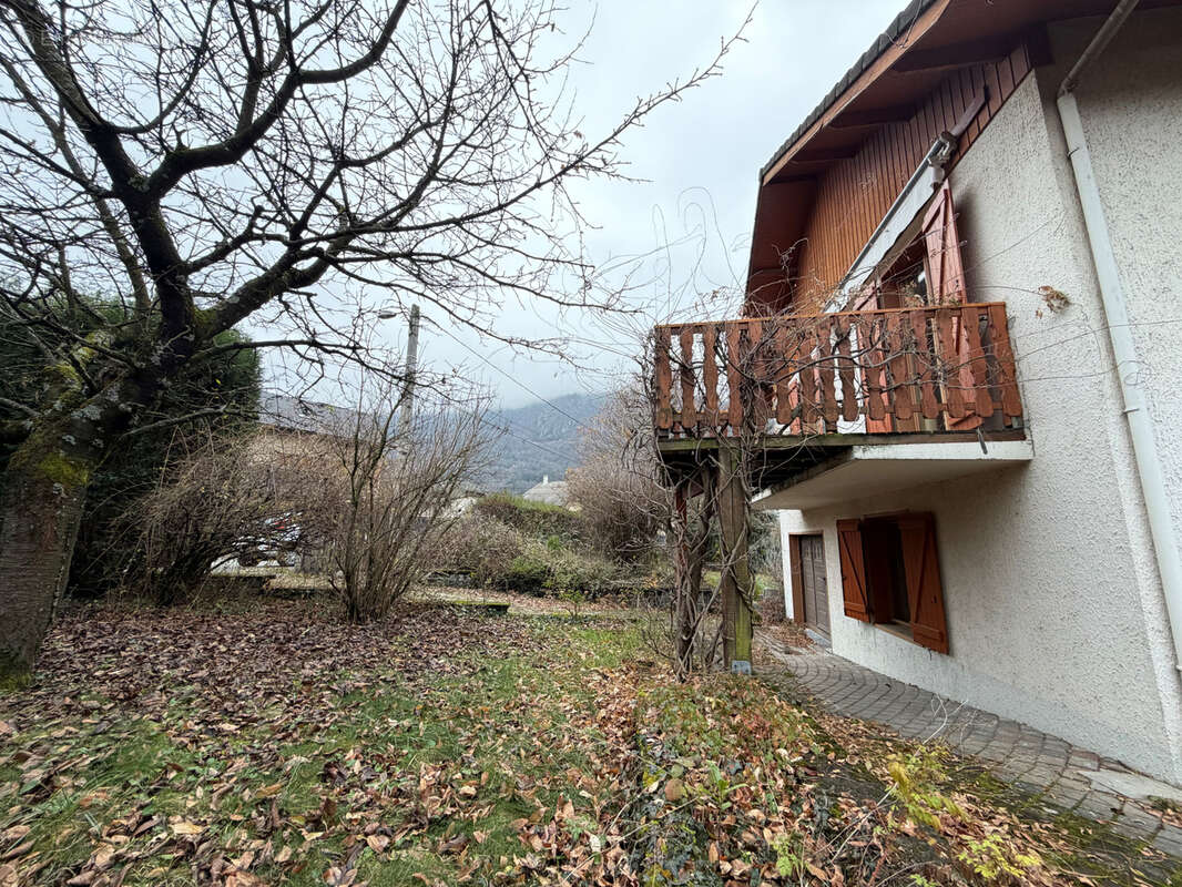 Maison à SAINT-ETIENNE-DE-CUINES