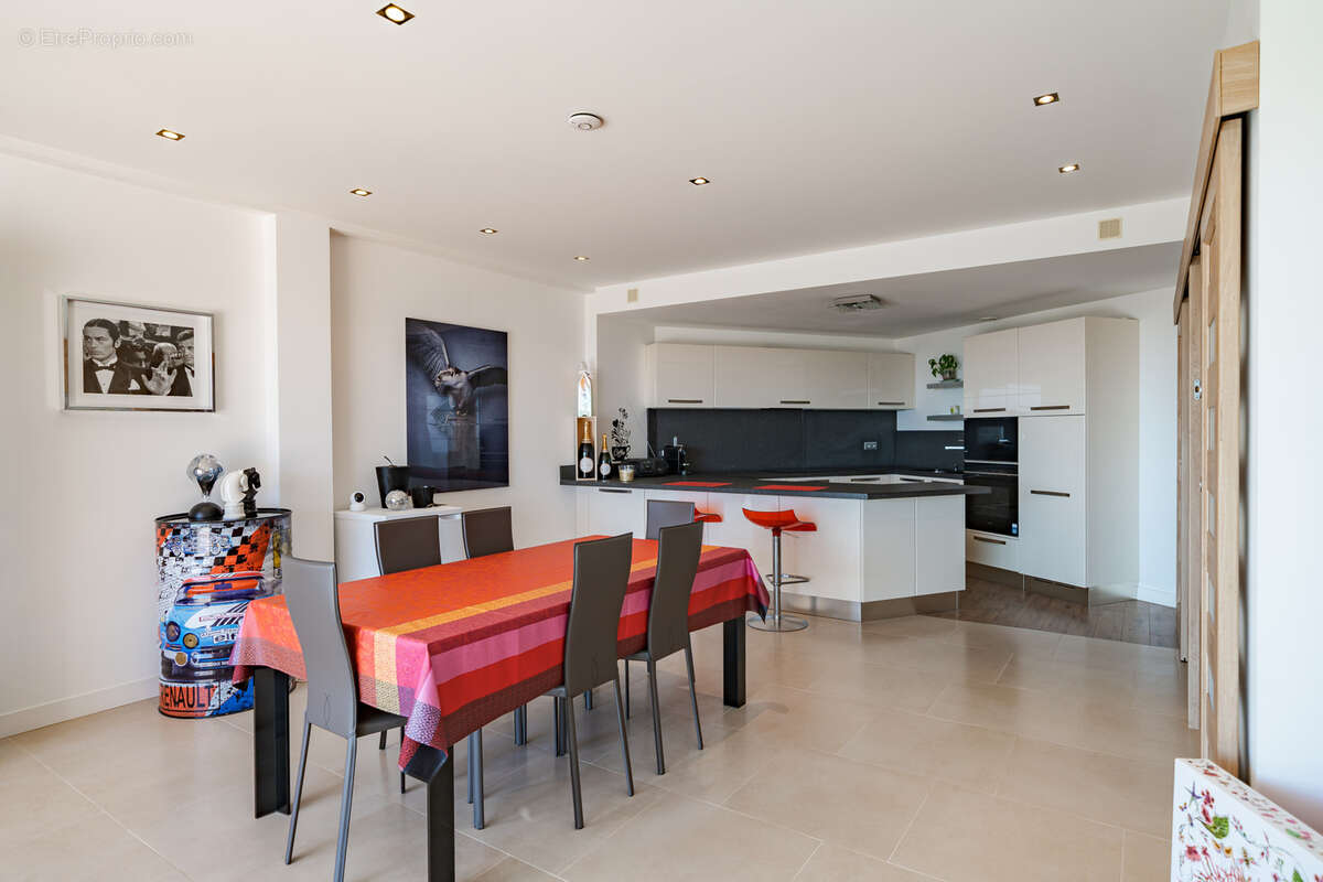 Maison à MANDELIEU-LA-NAPOULE