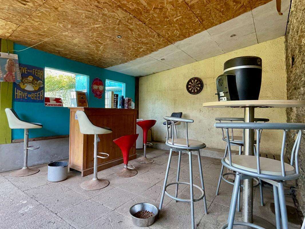 Maison à LA CHAPELLE-DE-BRAIN