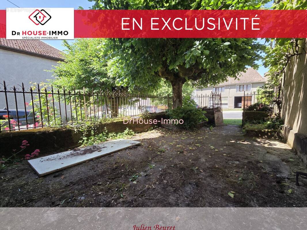 Maison à UZELLE