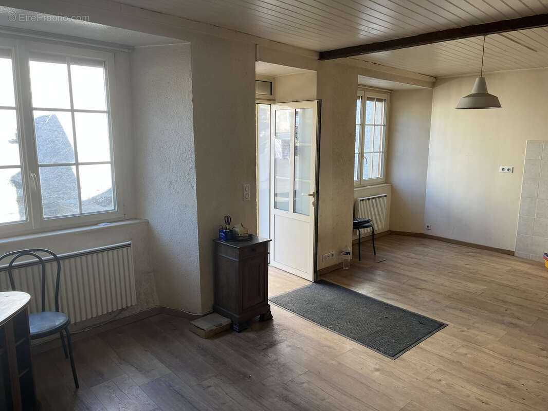 Maison à ANGLARDS-DE-SALERS