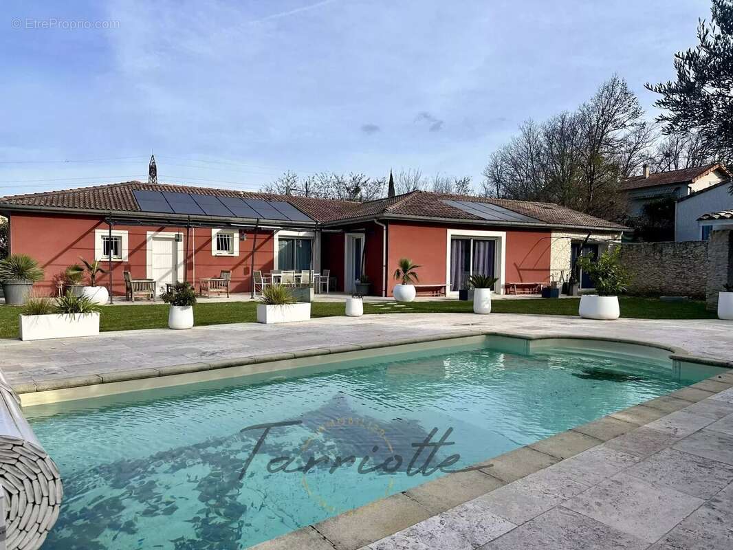 Maison à MONTELIMAR