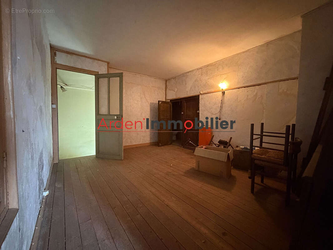 Maison spacieuse à vendre à Château-Porcien - Réf. 12827 - photo 8