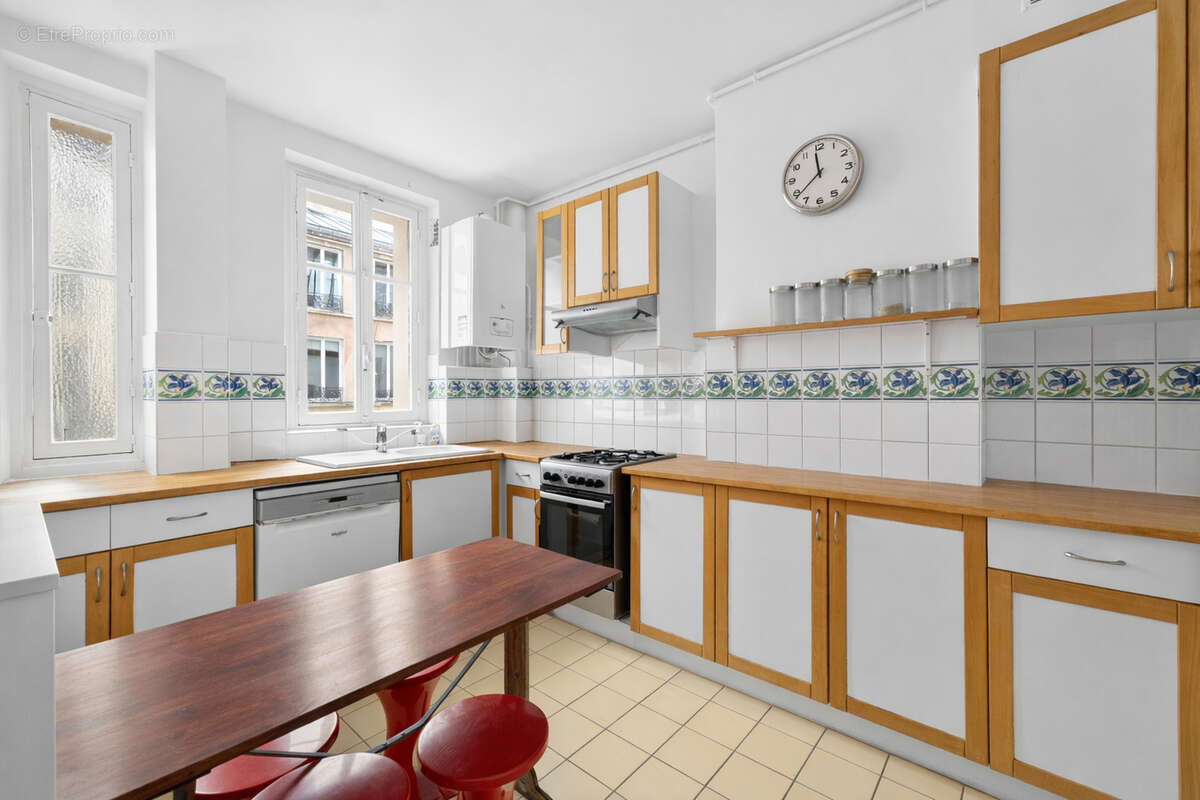 Appartement à PARIS-11E