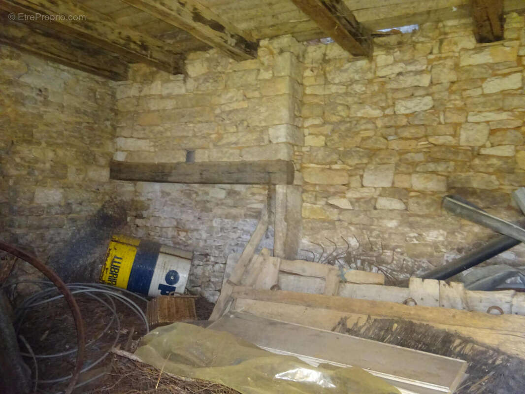 Cahors au nord Maison en pierre avec dépendances - photo 20