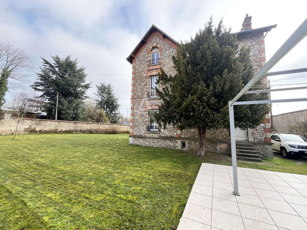 Maison à DOURDAN
