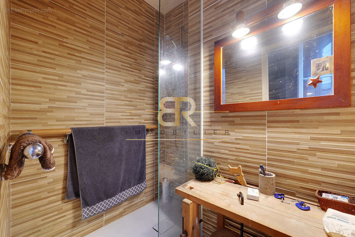 Appartement à PARIS-20E