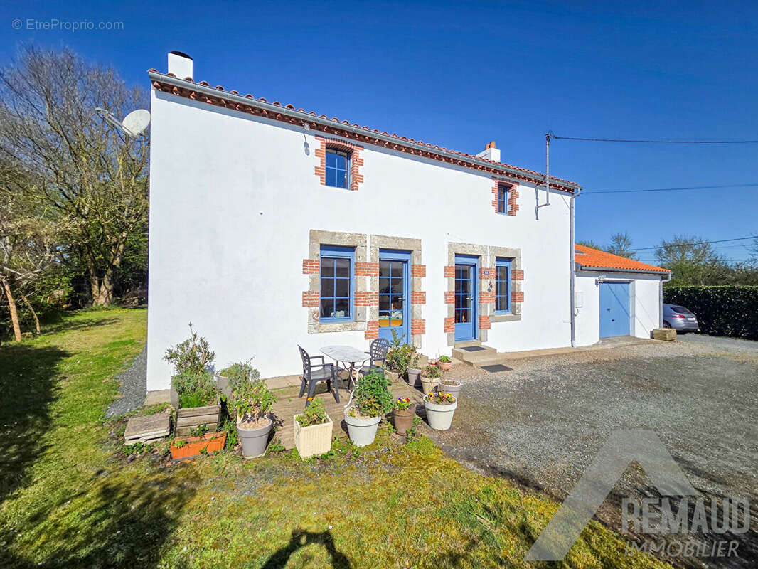 Maison à AIZENAY