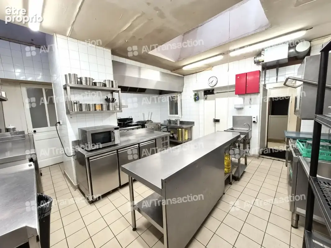 Commerce 135 m² à vendre à Villeurbanne (69100) - photo 4