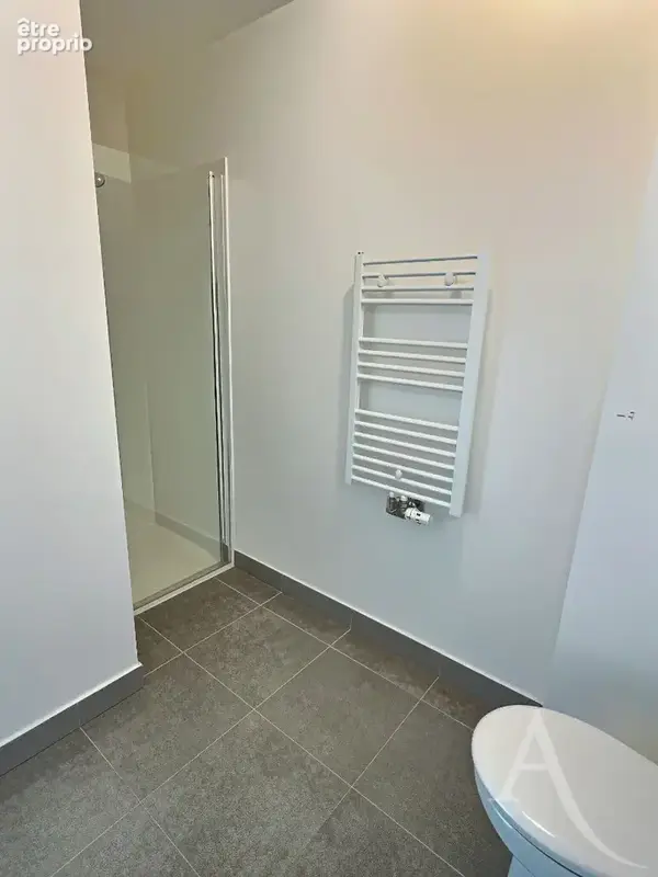 Appartement 1 pièce 28.40 m2 avec place de parking en sous-sol - THIAIS résidence récente - photo 9