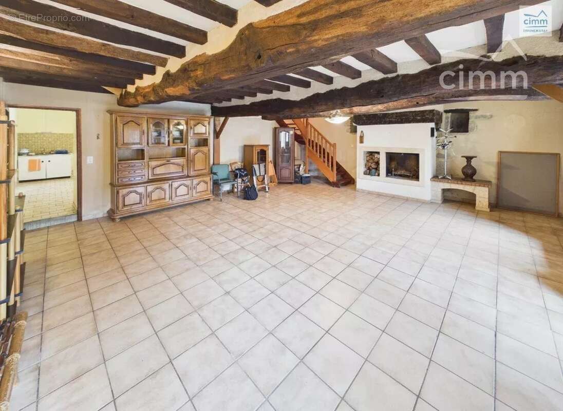 Maison à BOURG-DES-COMPTES