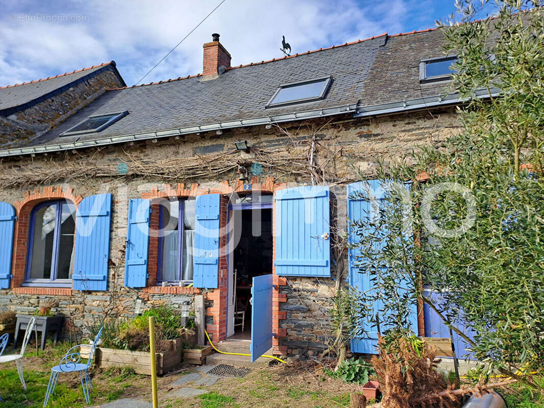 Maison à GRAND-AUVERNE